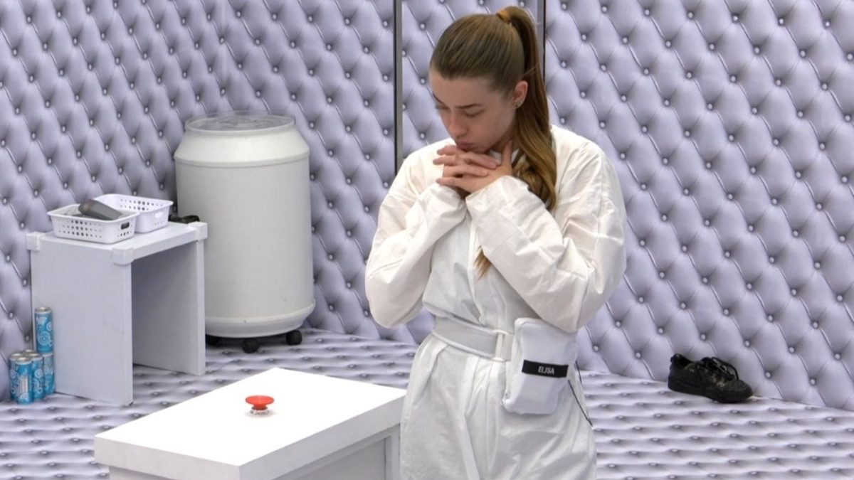 BBB 26: Elisa desiste do Quarto Branco após mais de 65 horas