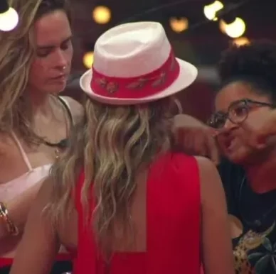 Beijos, tensão e jogo aberto: madrugada ferve no BBB 26